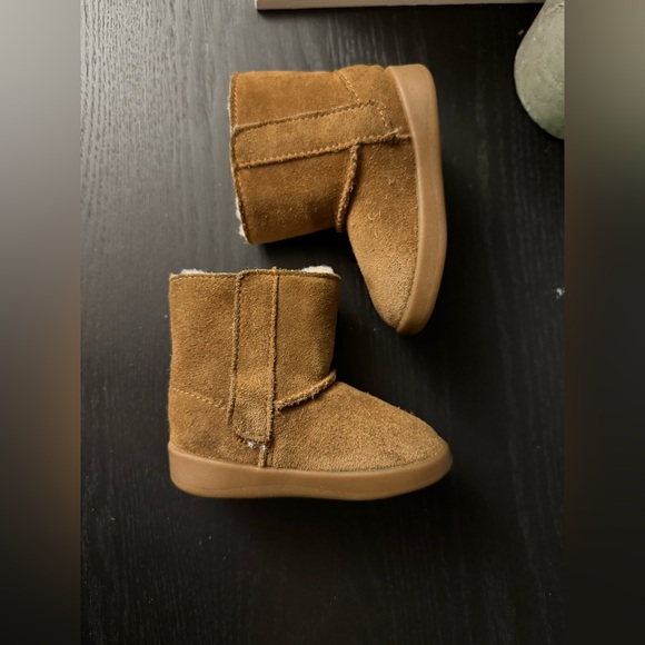 Ugg boots for toddler size 4-5c toddler preloved - Picture 8 of 11